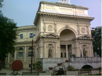 foto della facciata principale della Casa dell'Architettura